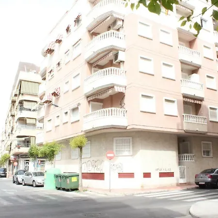 Central With Balcony Sea View דירה